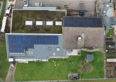 Aufdach PV Anlage auf Gewerbe- und Wohnhaus in Bichelsee